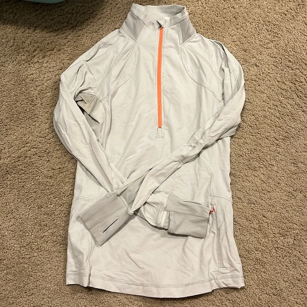 Lululemon half zip - Picture 1 of 4